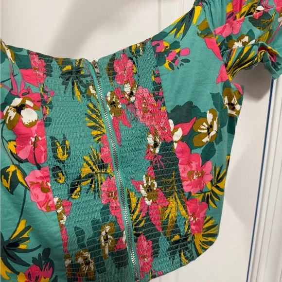 Express Teal Floral Puff Sleeve Crop Top - Picture 8 of 8